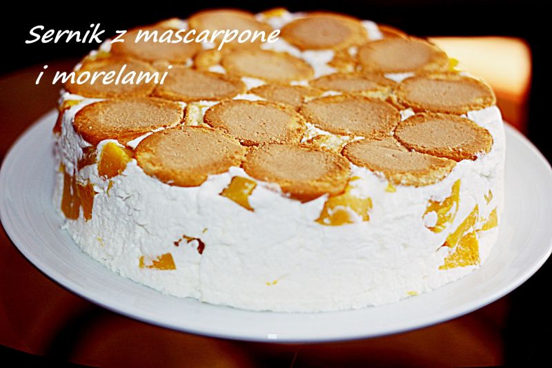 Sernik na zimno z morelami