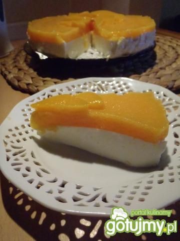 Sernik na zimno z musem brzoskwiniowym