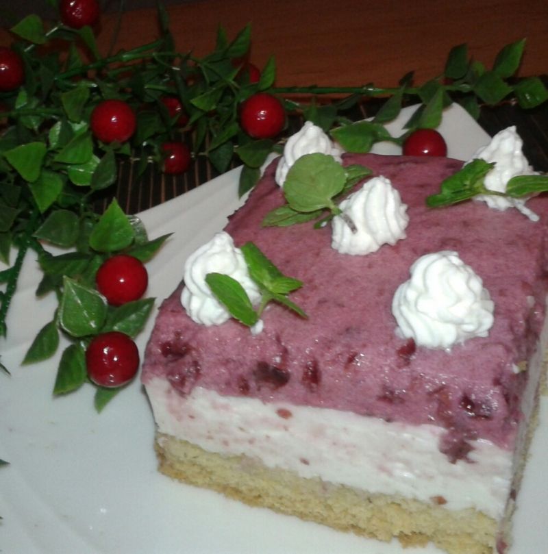 Sernik na zimno z musem z wiśni Sernik na zimno z musem z wiśni