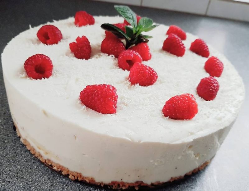 Sernik na zimno z owocami Sernik na zimno z owocami