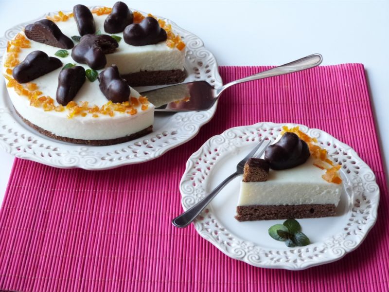 Sernik na zimno z pierniczkami