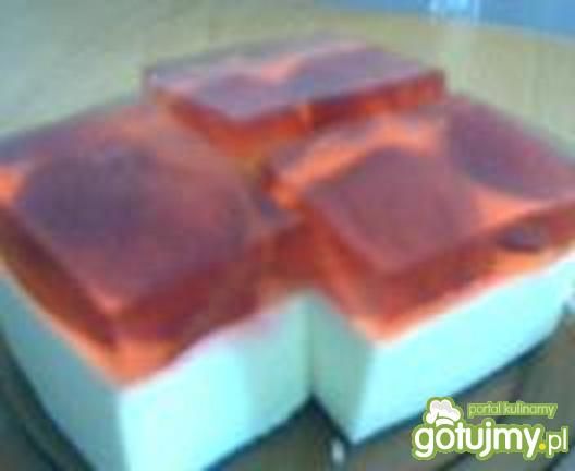 Sernik na zimno z truskawkami...
