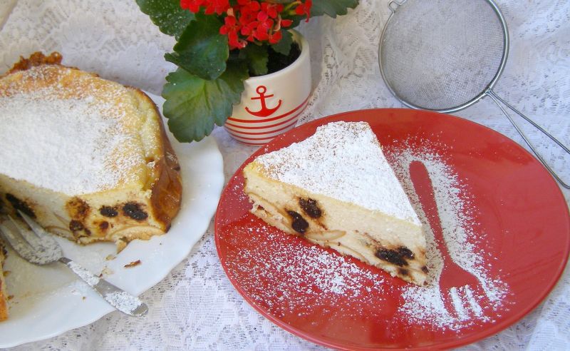 Sernik pieczony na biszkoptach z żurawiną