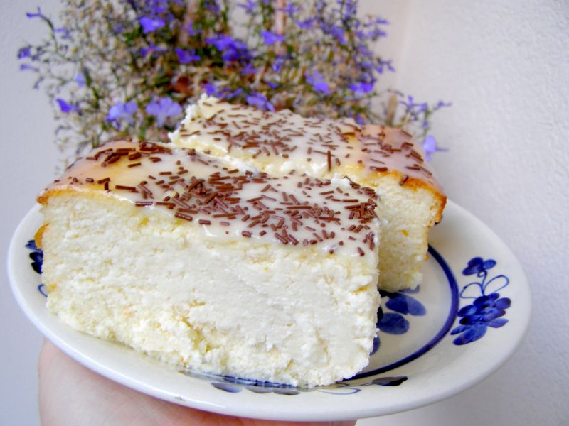 Sernik pieczony o pomarańczowym smaku bez spodu