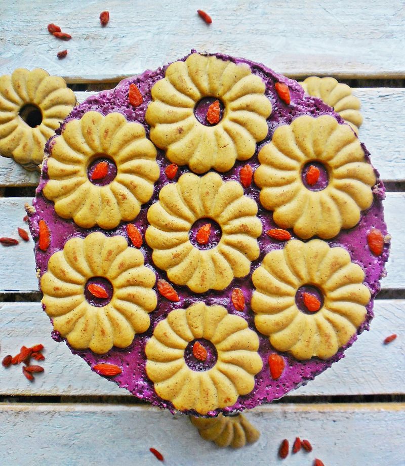 Sernik podwójnie jagodowy