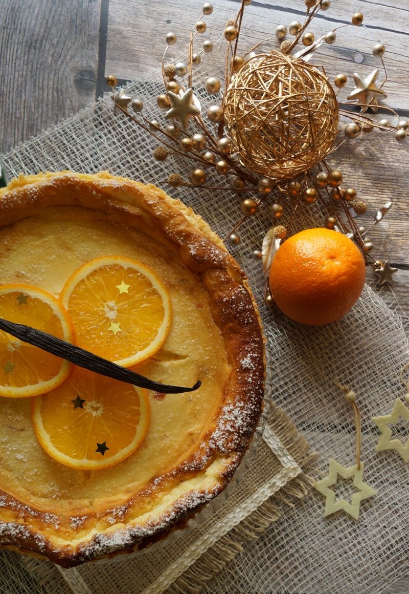 Sernik pomarańczowy na ciasteczkowym spodzie