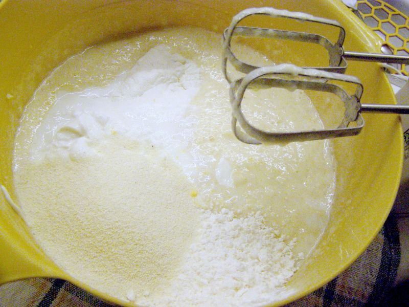 Sernik ryżowy z truskawkami pieczony w airfryer