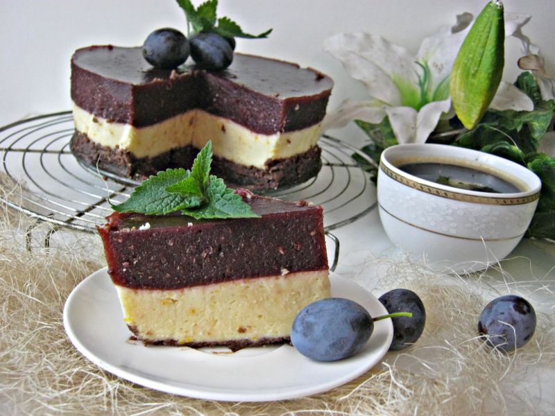 Sernik śliwkowo-pomarańczowy na brownie Sernik śliwkowo-pomarańczowy na brownie