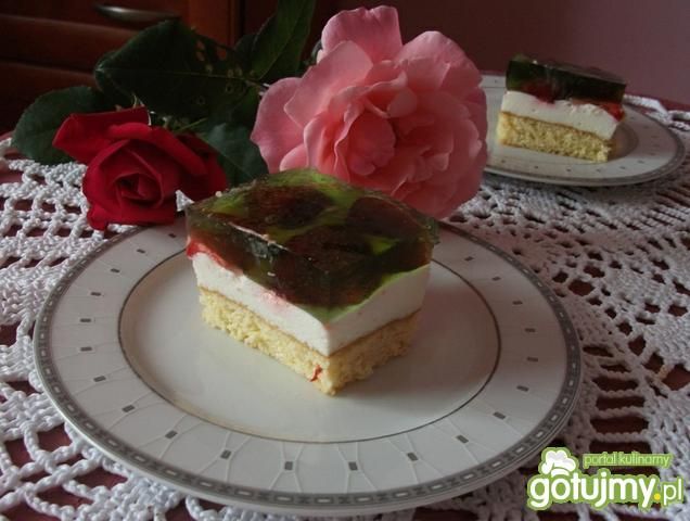 Sernik śmietankowy z truskawkami Sernik śmietankowy z truskawkami