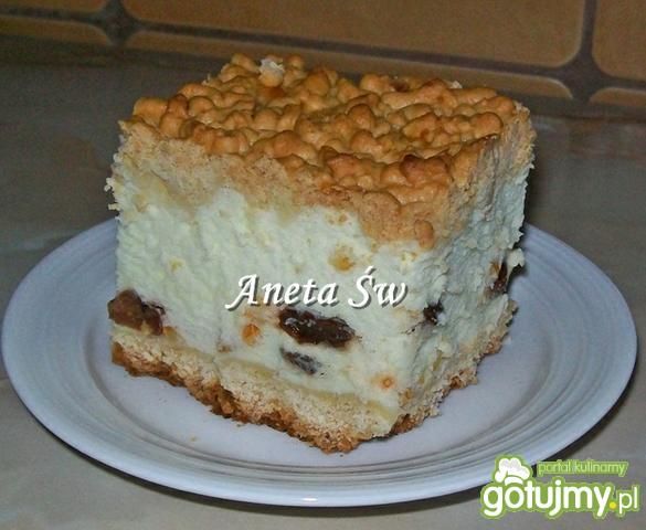 Sernik śmietanowy z bakaliami