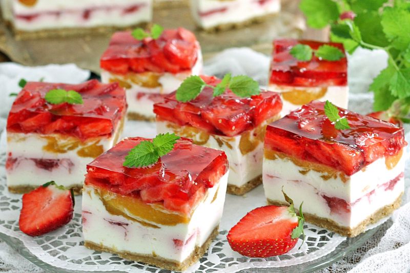 Sernik truskawka z mango