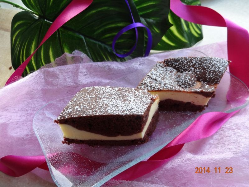Sernik w cieście czekoladowo - kawowym