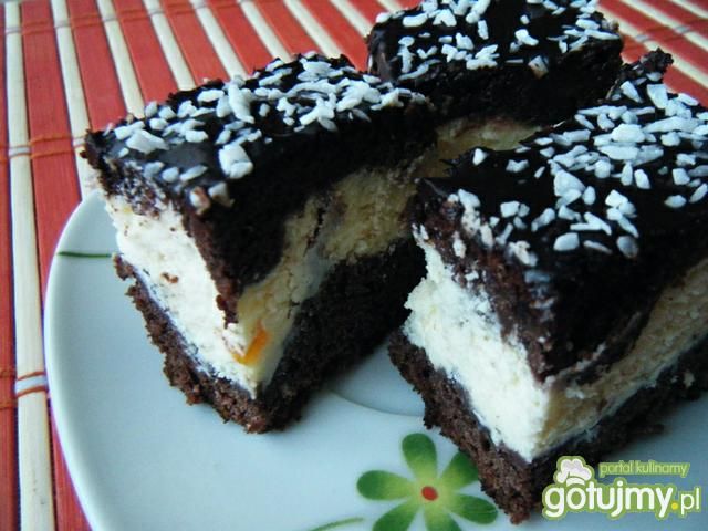 Sernik w jogurtowym cieście kakaowym