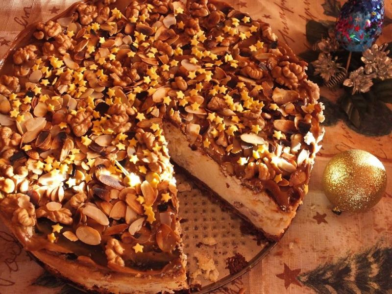 Sernik waniliowo-migdałowy z białą czekoladą