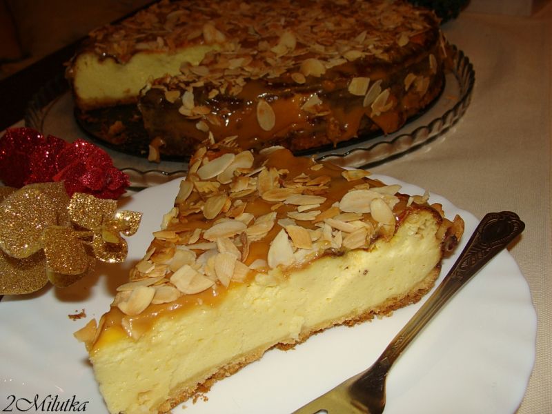 Sernik wiedeński z kajmakową pomadą  Sernik wiedeński z kajmakową pomadą