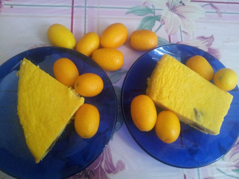 Sernik z batatem rodzynkami i kumkwatem Sernik z batatem rodzynkami i kumkwatem