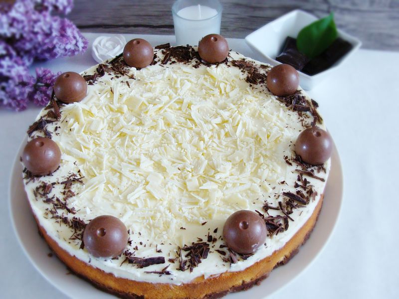 Sernik z białą czekoladą 