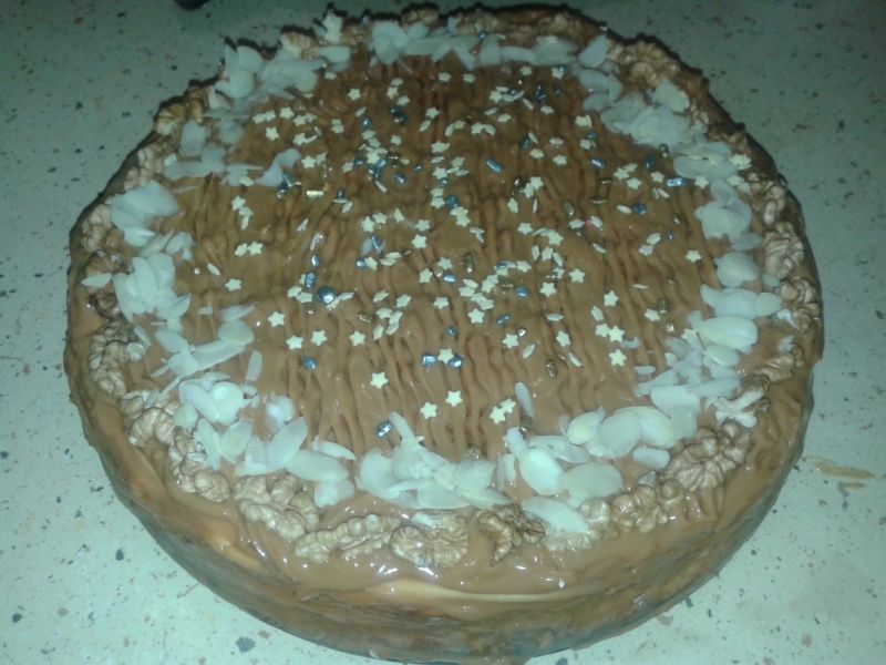 Sernik z białą czekoladą pod karmelem