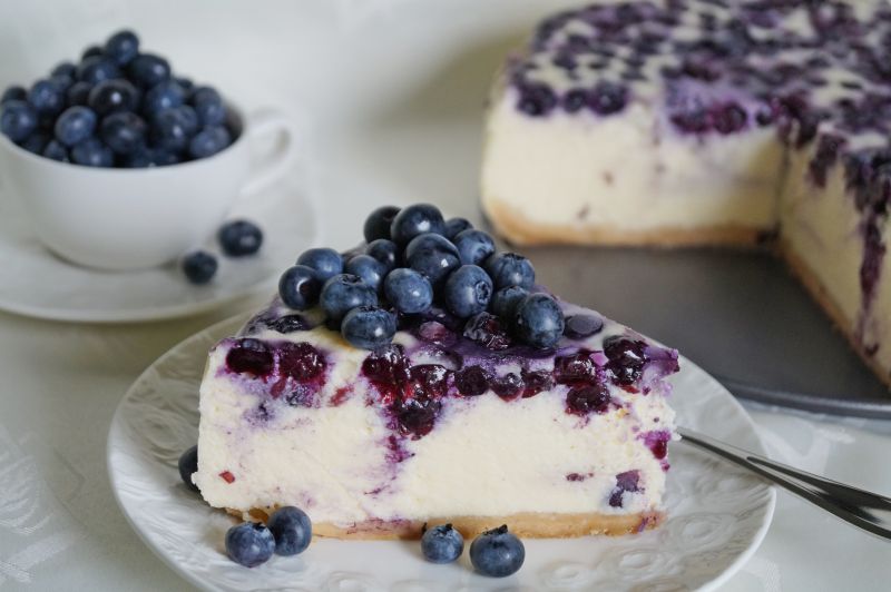 Sernik z borówkami