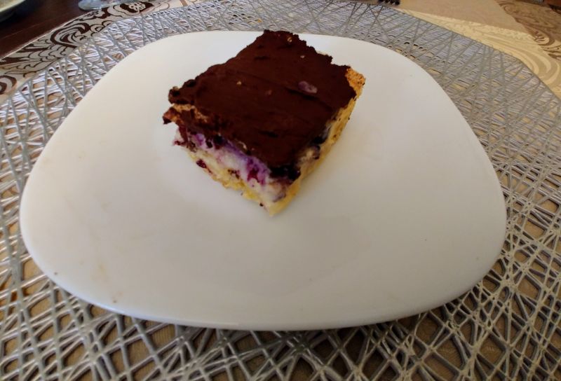 Sernik z borówkami i orzechową pianką Sernik z borówkami i orzechową pianką