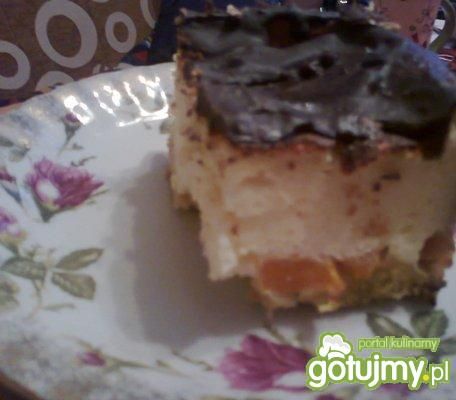 Sernik z brzoskwiniami 2 i polewą 