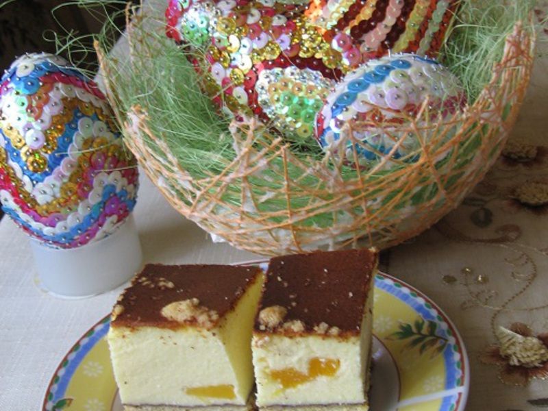 Sernik z brzoskwiniami