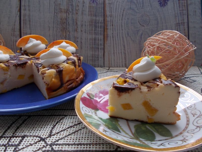 Sernik z brzoskwiniami Sernik z brzoskwiniami