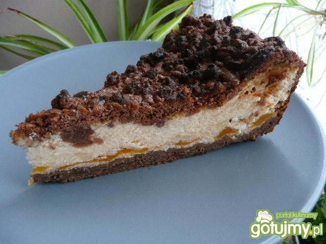 Sernik z brzoskwiniami na kruchym