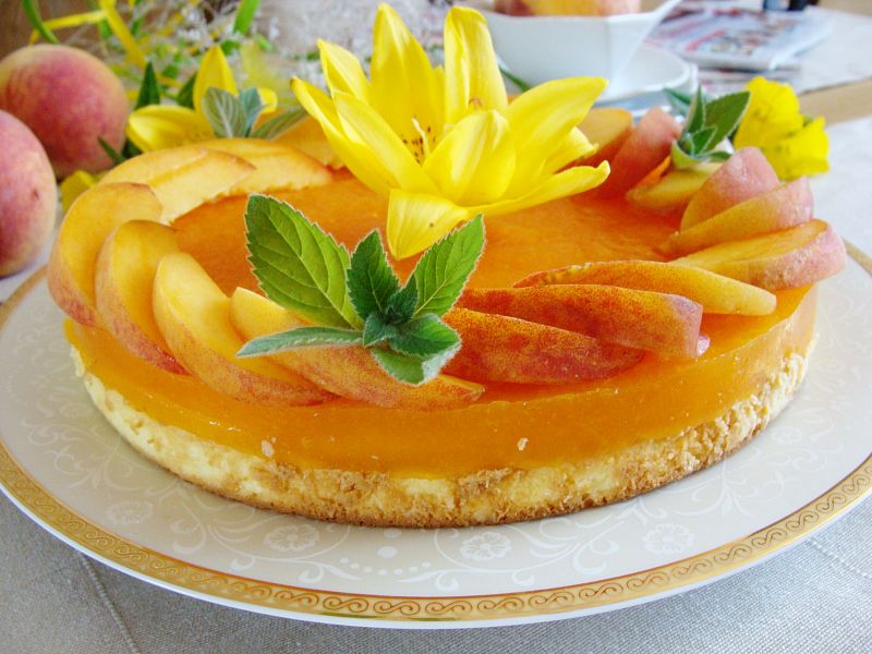 Sernik z brzoskwiniowym musem Sernik z brzoskwiniowym musem