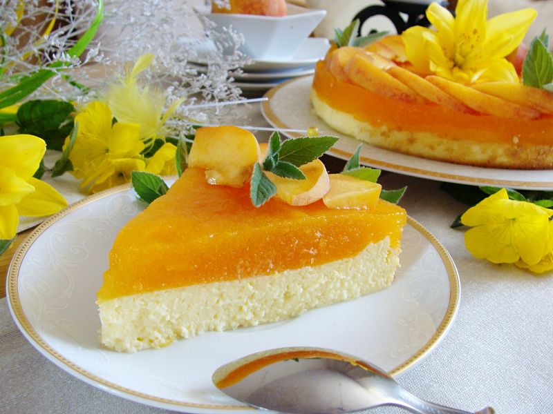 Sernik z brzoskwiniowym musem Sernik z brzoskwiniowym musem