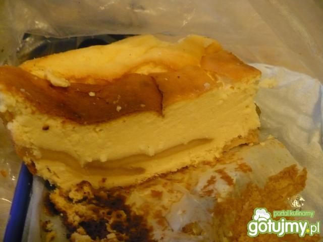 Sernik z budyniem czekoladowym 4