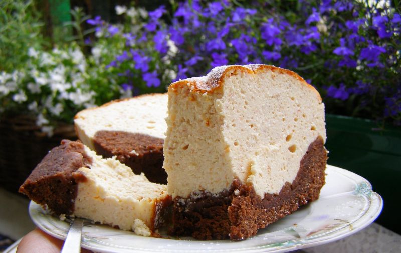 Sernik z burakami na kakaowym cieście Sernik z burakami na kakaowym cieście