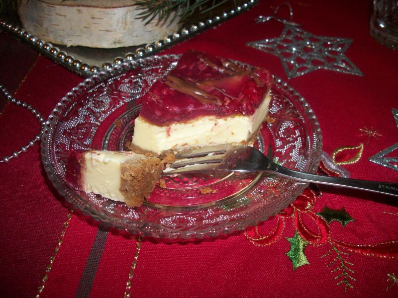 Sernik z frużeliną malinową