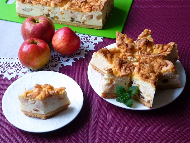 Sernik z jabłkami z nutką pomarańczy