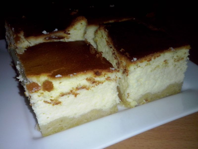Sernik z kremówką