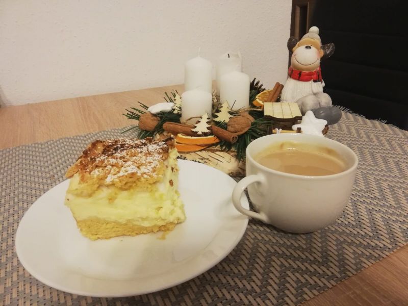 Sernik z kruszonką i budyniem