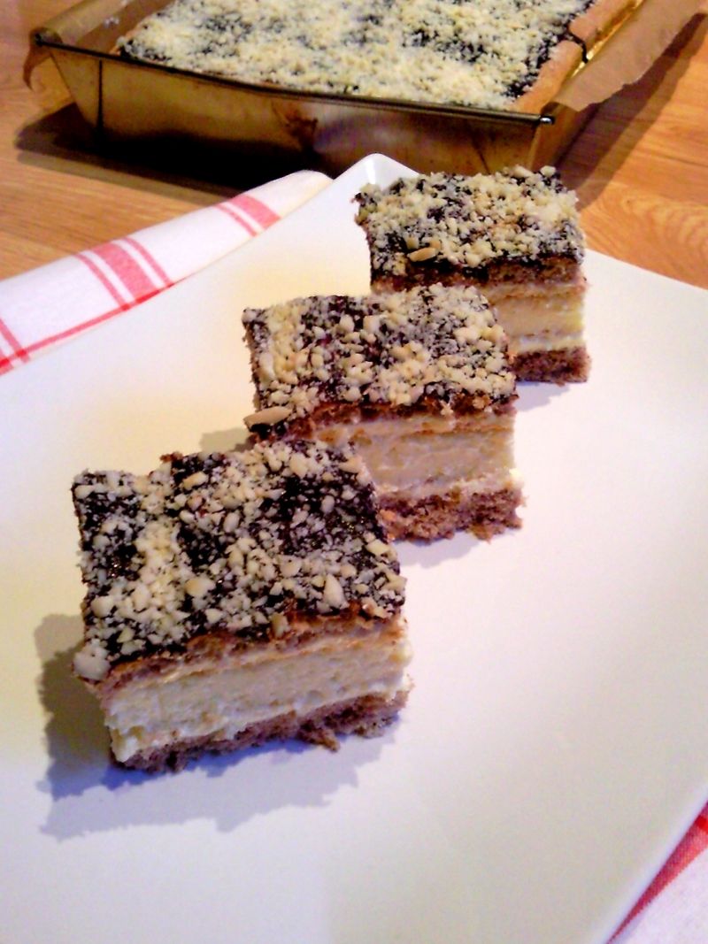 Sernik z masą w cieście cynamonowo -orzechowym Sernik z masą w cieście cynamonowo -orzechowym