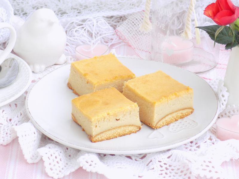 Sernik z masłem orzechowym