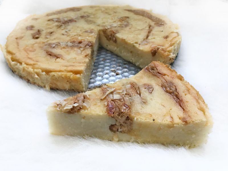 Sernik z masłem orzechowym