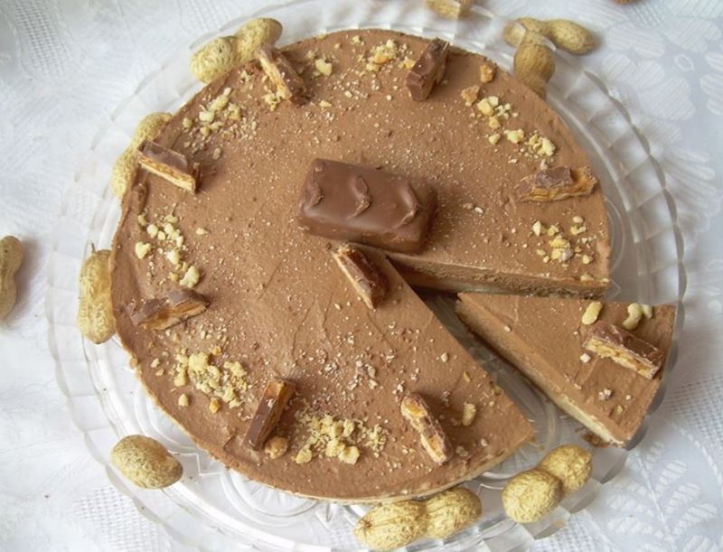 Sernik z masłem orzechowym i czekoladową pianką Sernik z masłem orzechowym i czekoladową pianką