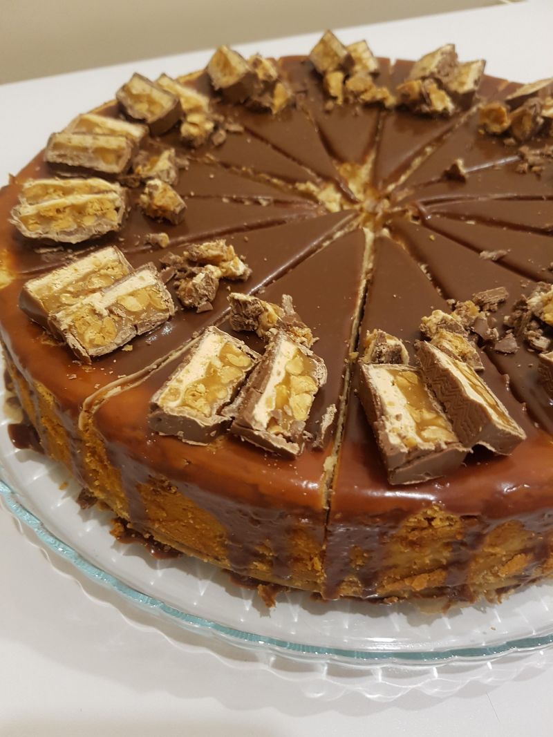 Sernik z masłem orzechowym i kajmakiem