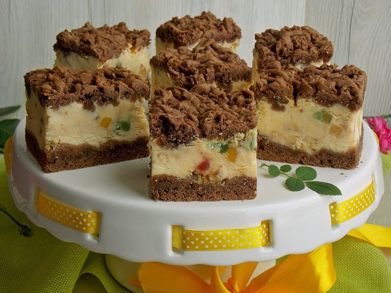 Sernik z mieszanką keksową