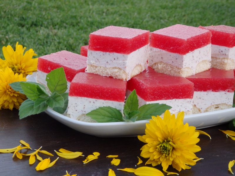 Sernik z musem arbuzowym