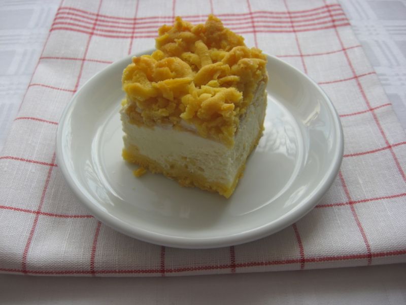 Sernik z pianką i kruszonką Sernik z pianką i kruszonką