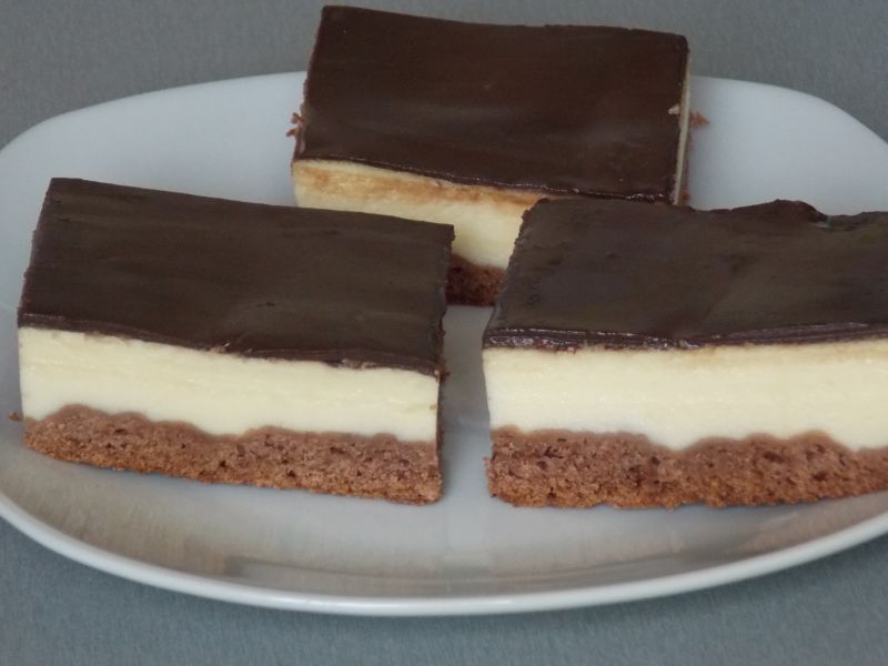 Sernik z polewą czekoladową