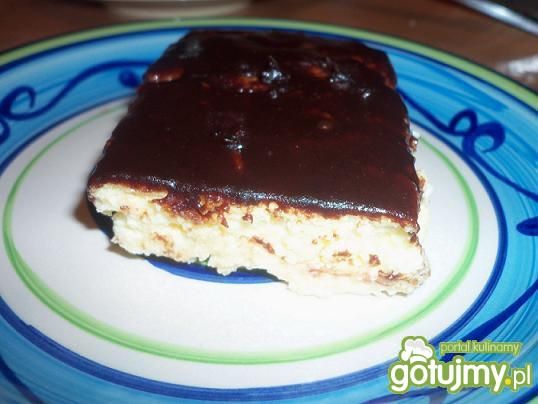 Sernik z polewa czekoladową Sernik z polewa czekoladową