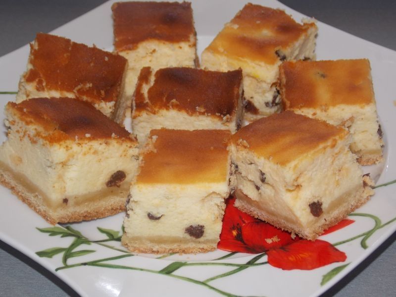Sernik z rodzynkami