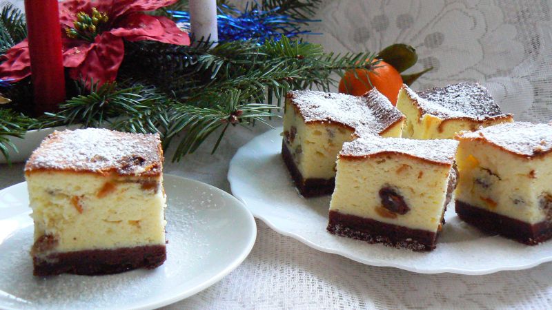 Sernik z rodzynkami i skórką pomarańczową