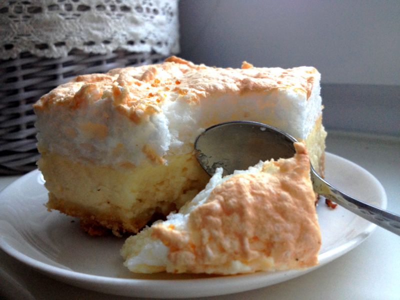 Sernik z rosą na kruchym spodzie