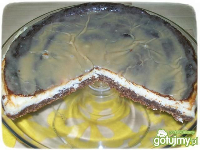 Sernik z sosem karmelowym Sernik z sosem karmelowym